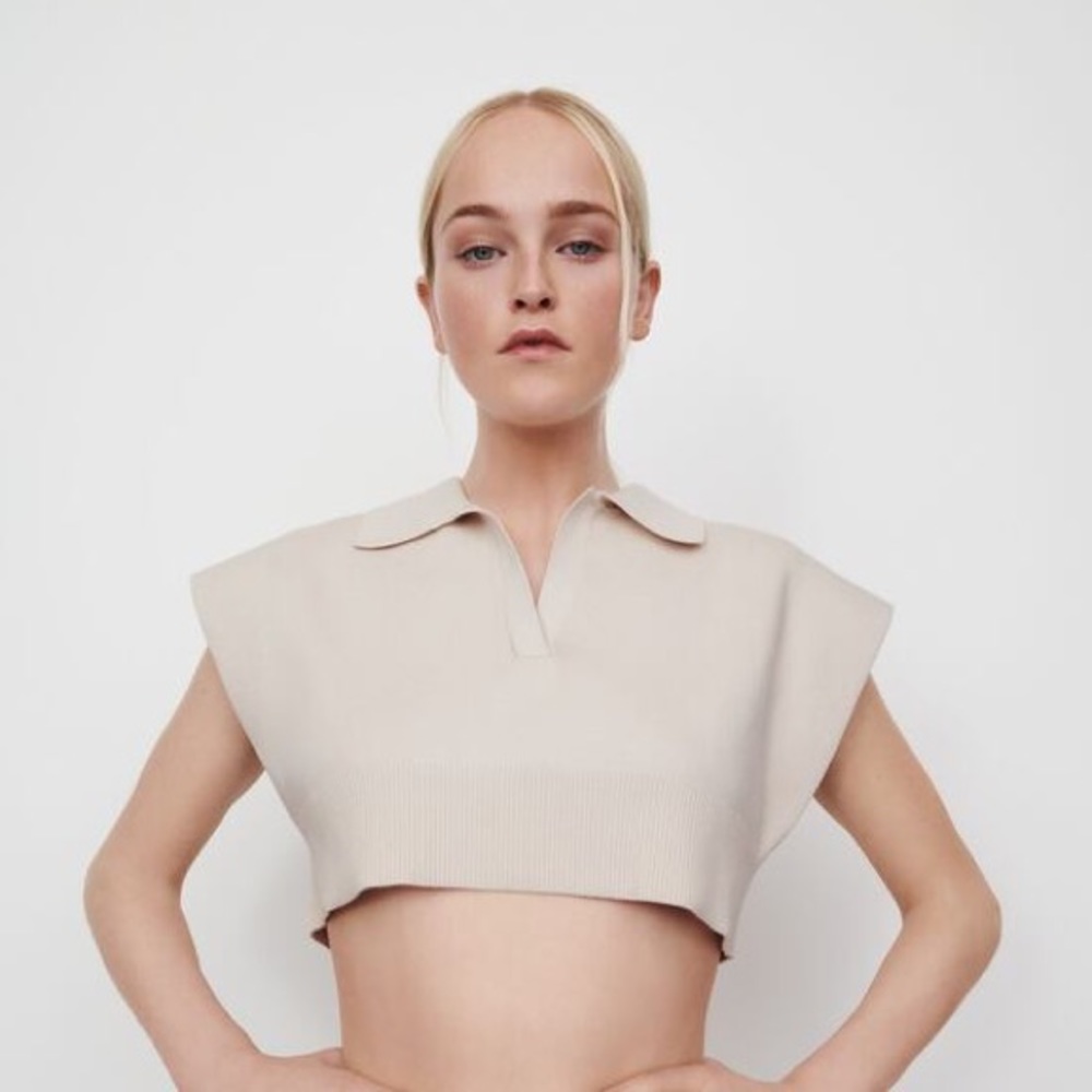 ZARA Ribbed Cropped Collar Vest